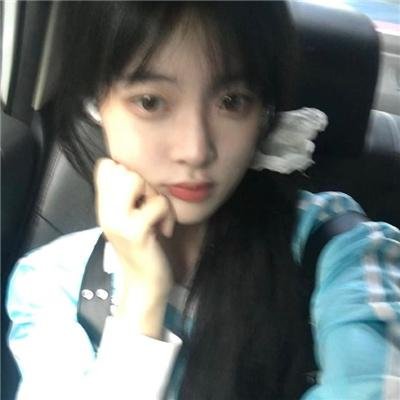 以电影内容为主轴,同时融入电视剧与综艺元素,适合偏好高完成度片单浏览的用户。